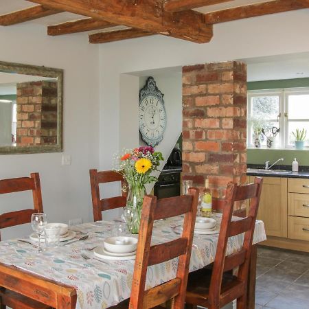 1 Royal Oak Cottages Шрусбъри Екстериор снимка