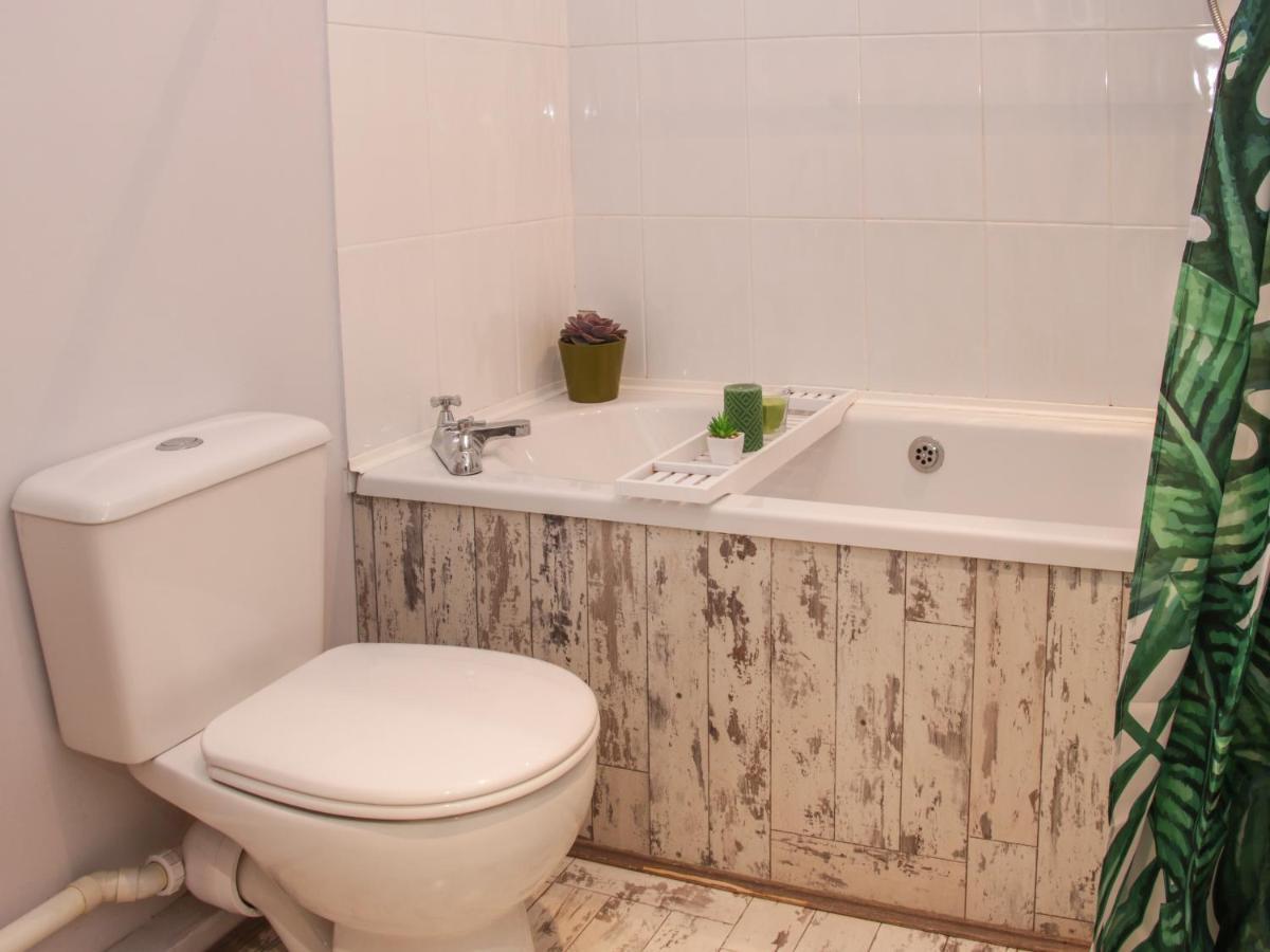 1 Royal Oak Cottages Шрусбъри Екстериор снимка